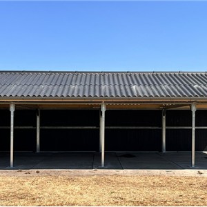 Stal mit offen Seite & einlaufstal